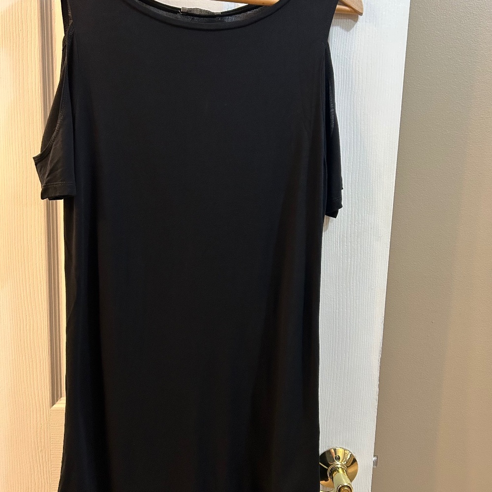Black T-Shirt Style Summer Dress with Cut-Out Sleeves – Effortless & Sexy